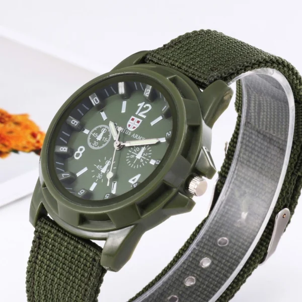 ph-11134201-7qukw-lepq1l2a2n3d78.webp Random Men Quartz Nylon Strap Watch
